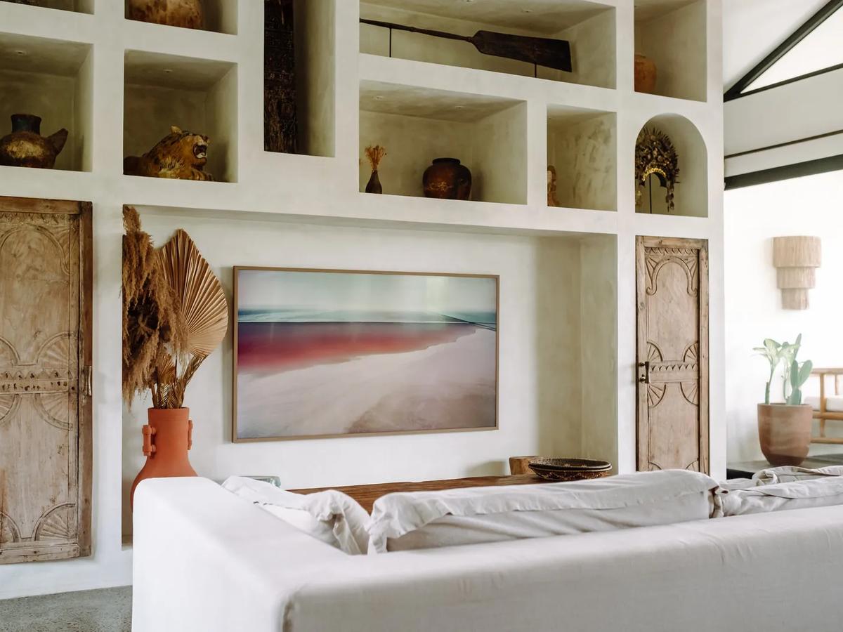 Familial Industrial Villa - 10