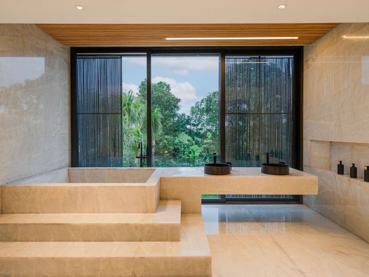 MODERN MASTERPIECE VILLA - 6 BEDROOMS - PERERENAN — 6-bedroom villa for sale in Pererenan, Bali (photo 28)