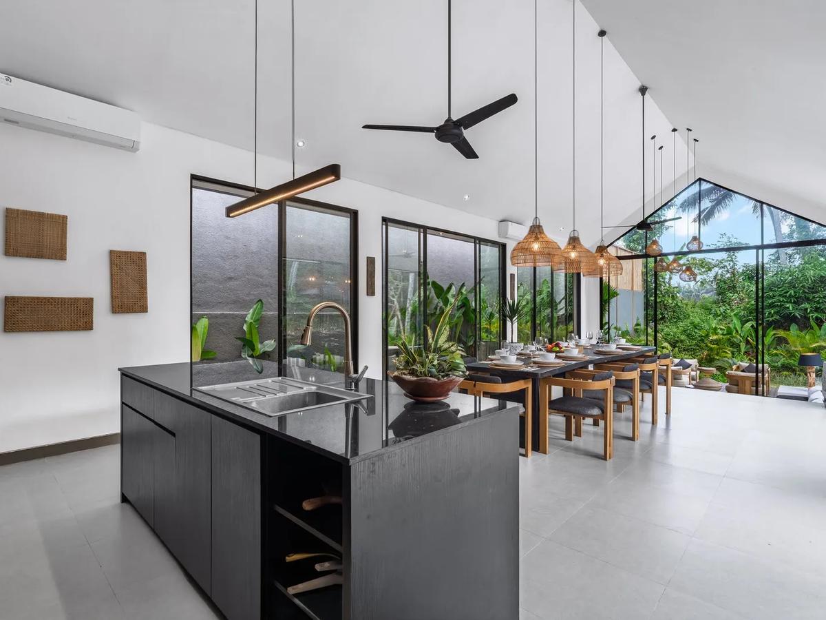 The Green Crowned Villa - 13