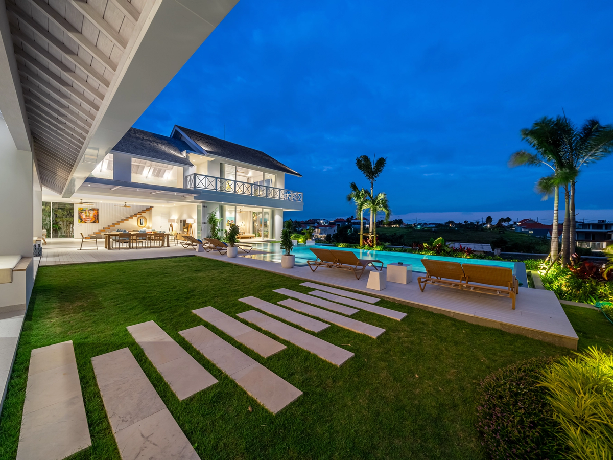 SIGNATURE MASTERPIECE - 4 BEDROOMS - CANGGU — 4-bedroom villa for sale in Canggu, Bali (photo 22)