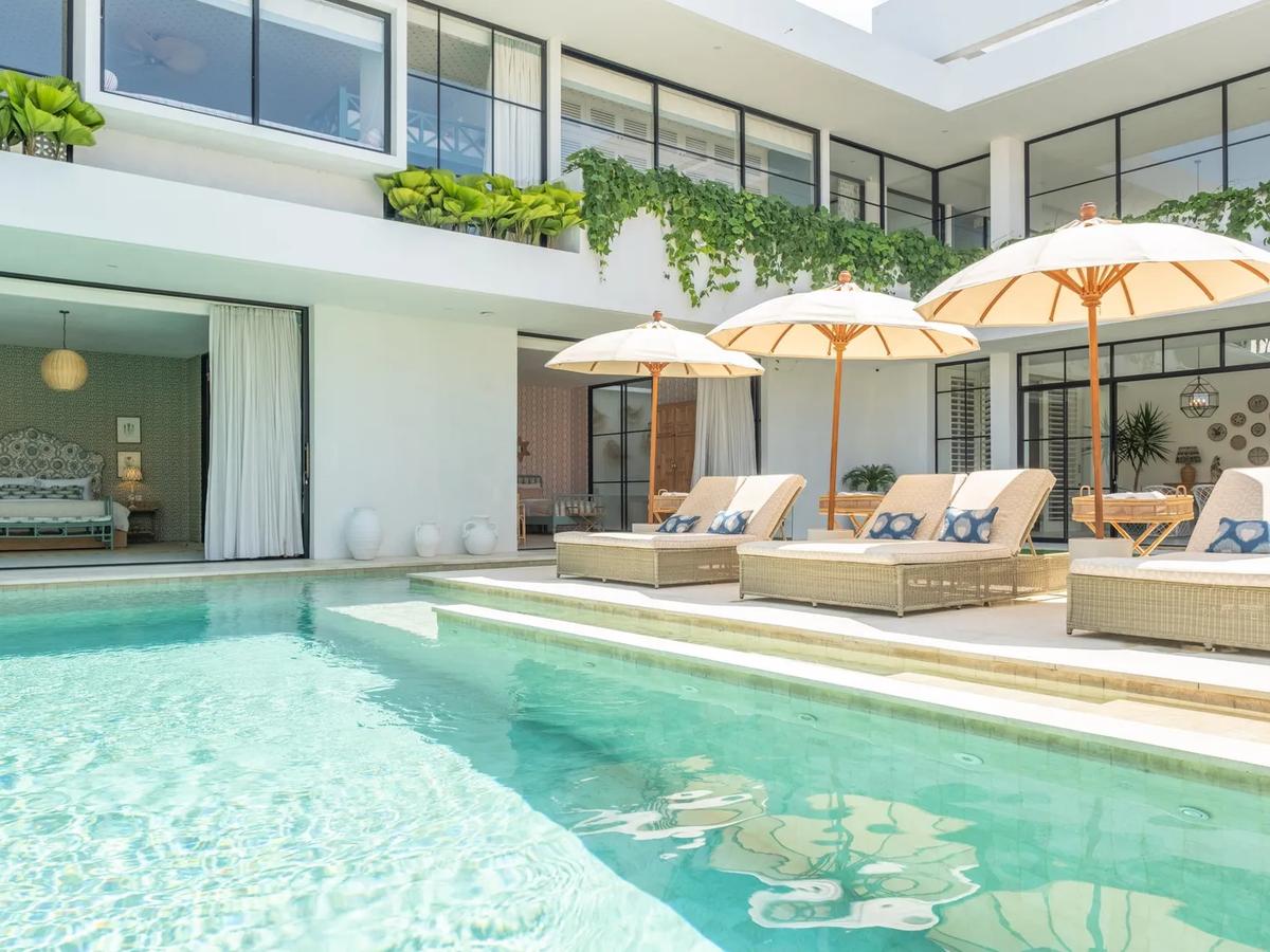 Modern Coastal Elegance Villa - 1