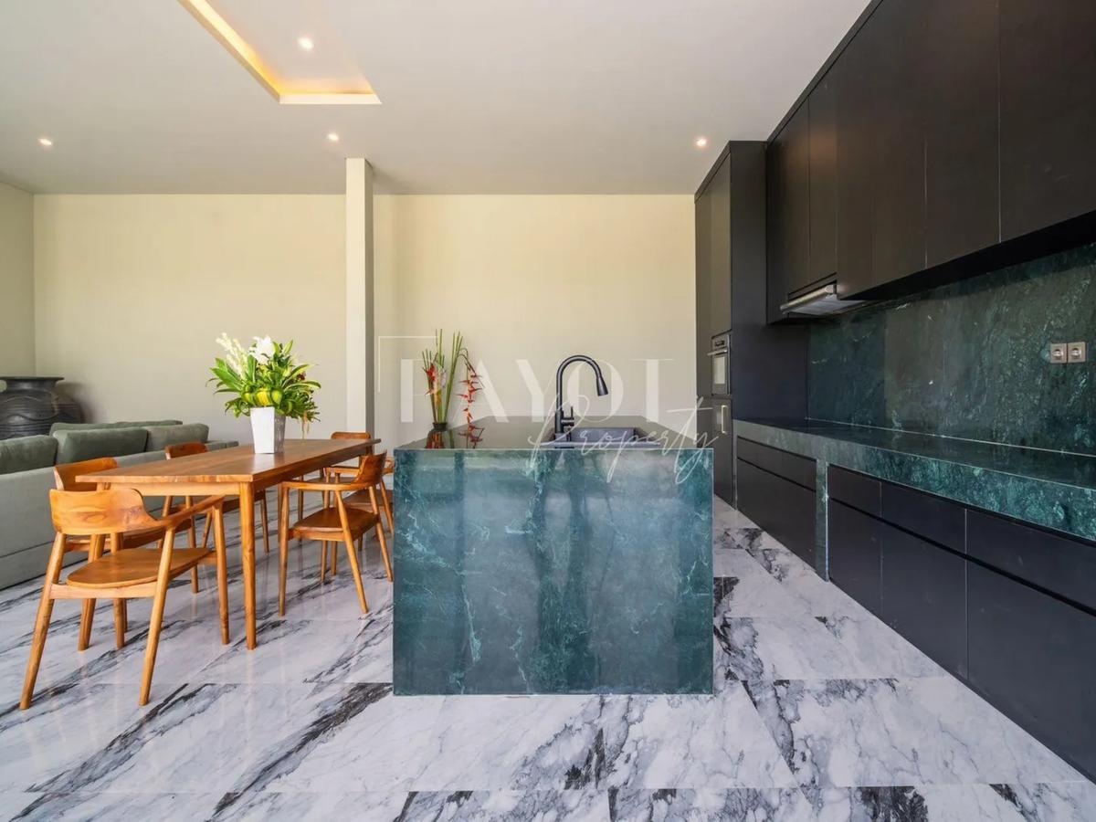 Modern Glass Villa - 10