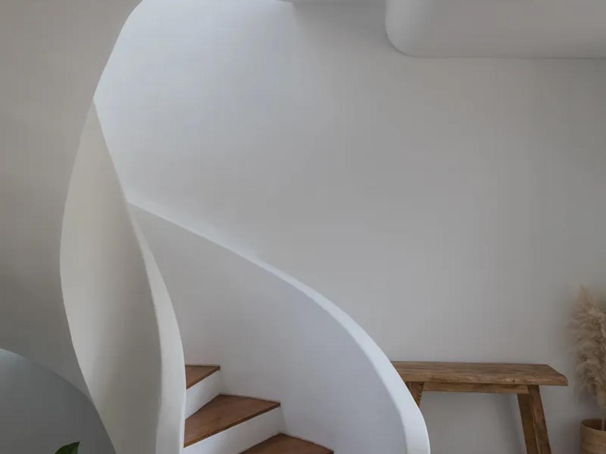 Curved Architectural Villa - 9