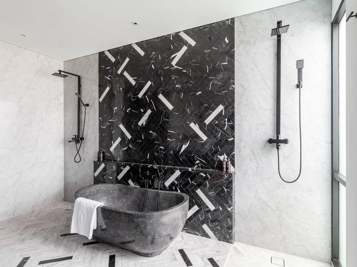 STUNNING ARCHITECTURAL RESIDENCE - 5 BEDROOM - BERAWA - CANGGU - Photo 14