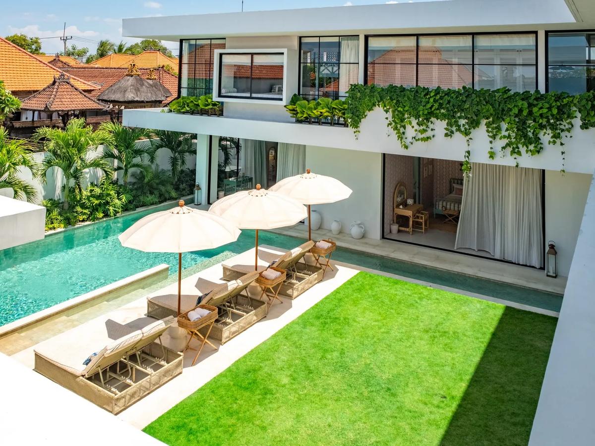 Modern Coastal Elegance Villa - 2