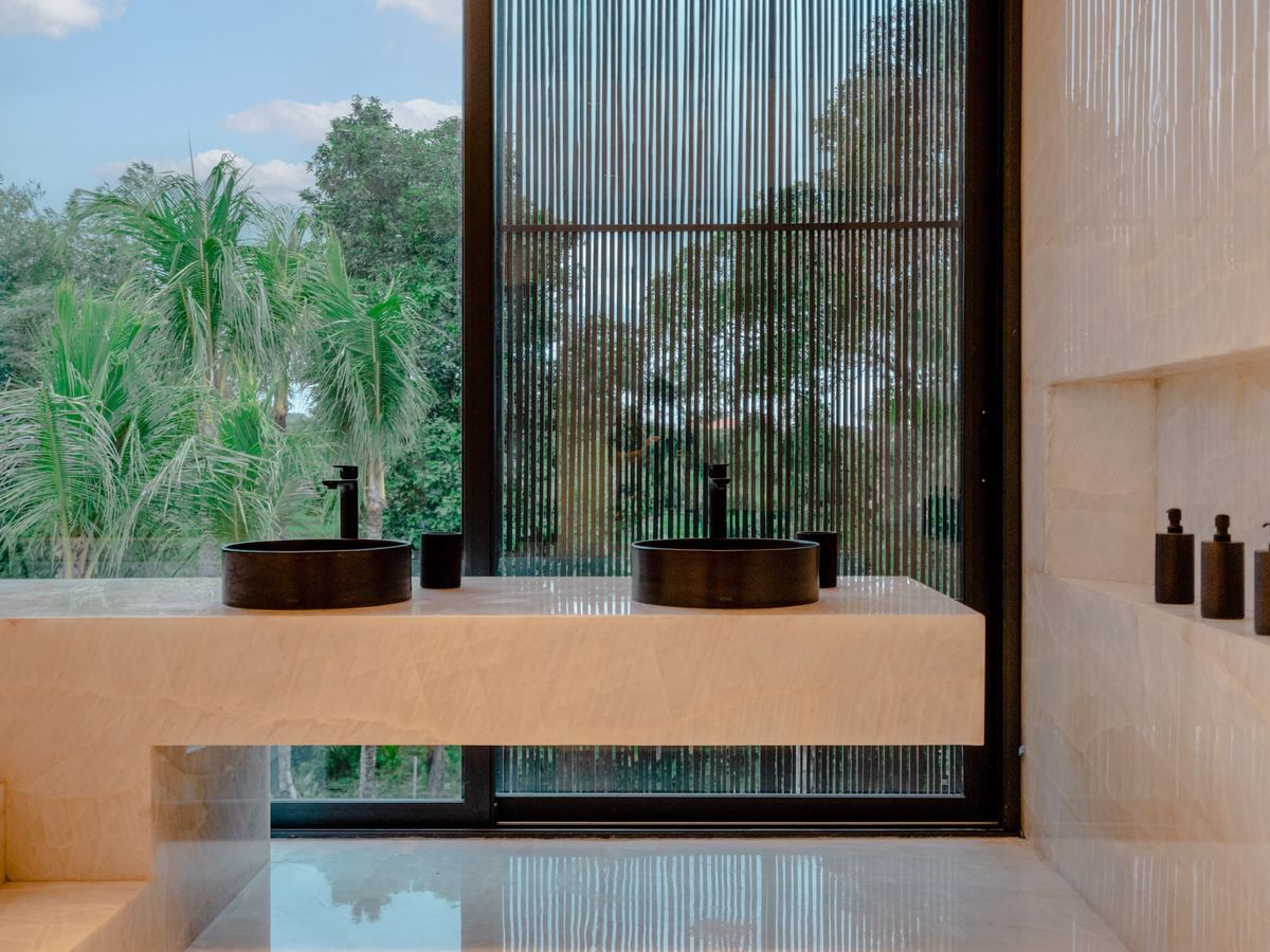 MODERN MASTERPIECE VILLA - 6 BEDROOMS - PERERENAN — 6-bedroom villa for sale in Pererenan, Bali (photo 37)