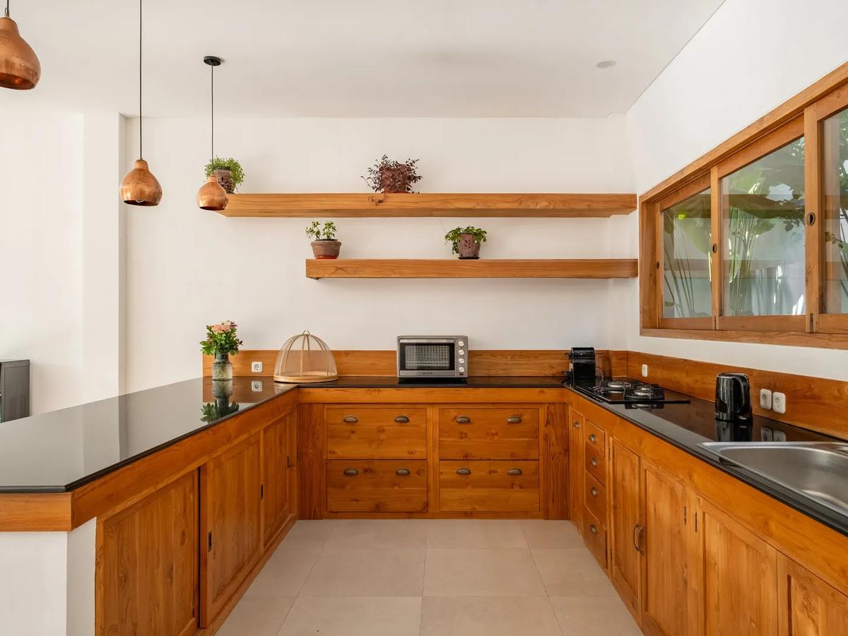 Contemporary Family Villa - 7