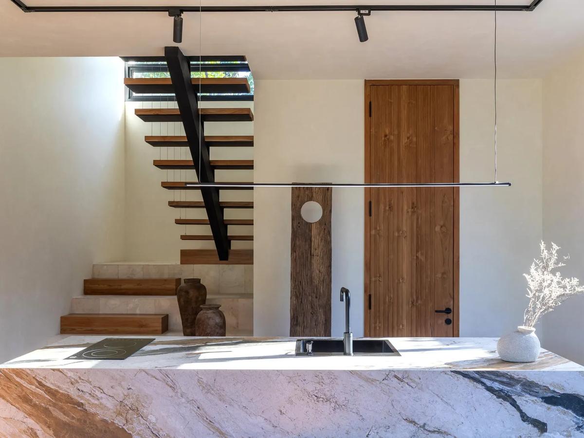 Monolithic Villa With Tropical Soul - 8