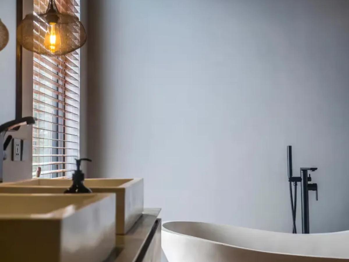 Contemporary Villa Retreat - 14