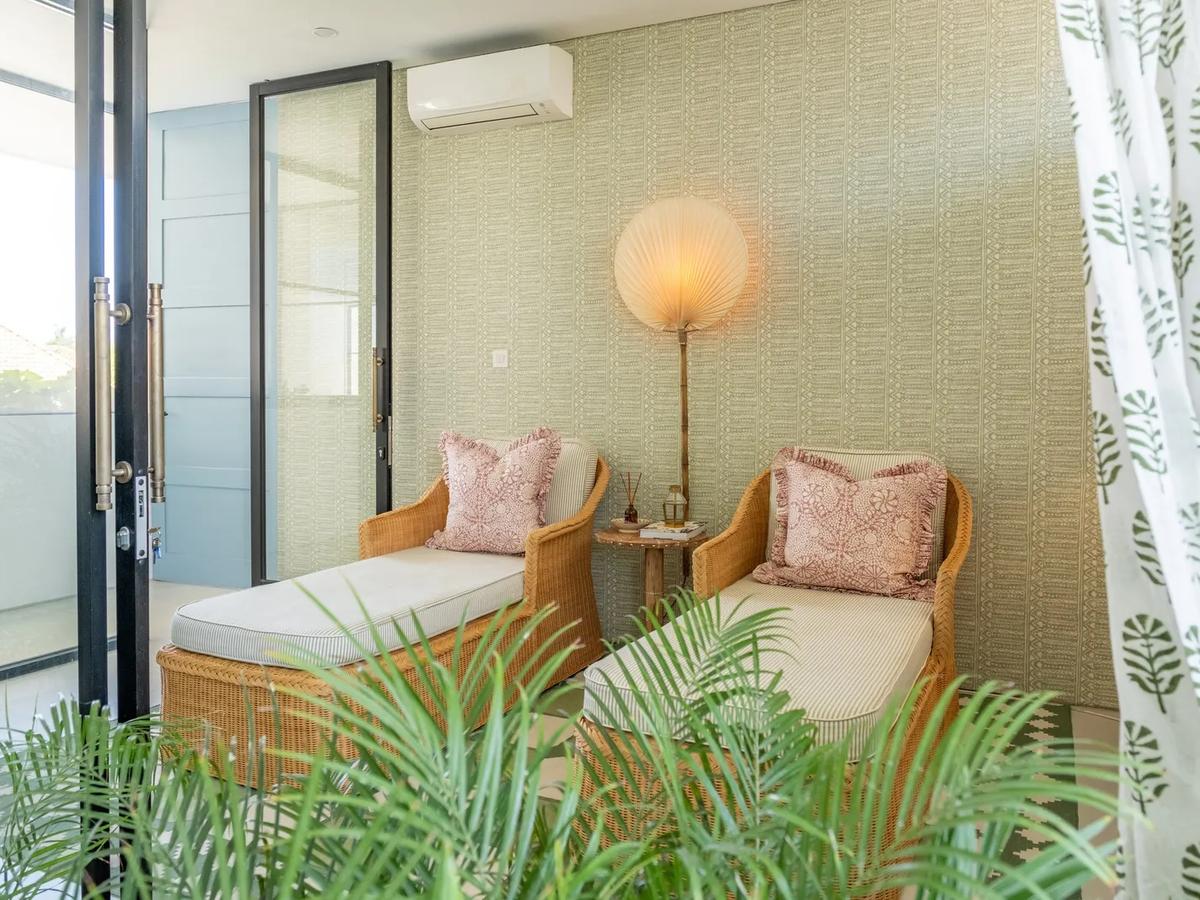 Modern Coastal Elegance Villa - 11