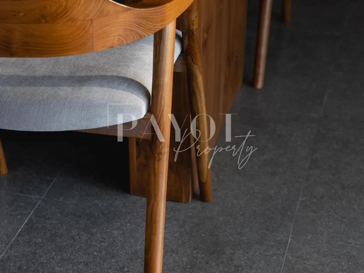 Contemporary Living Surrounded By Nature - 13