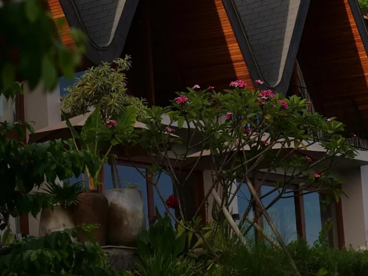 Architectural Villa By Alexis Dornier β Tampah Hills β Lombok - 13