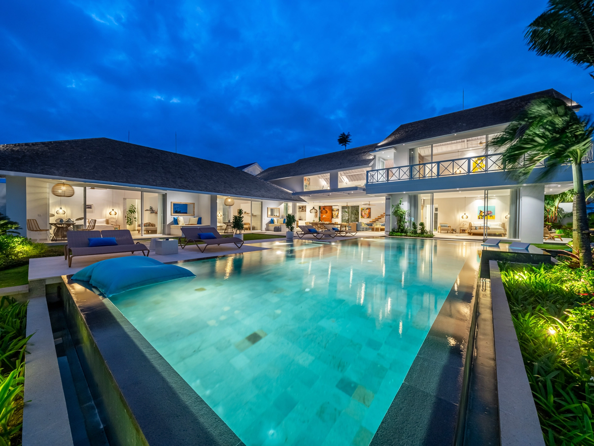 SIGNATURE MASTERPIECE - 4 BEDROOMS - CANGGU — 4-bedroom villa for sale in Canggu, Bali (photo 19)