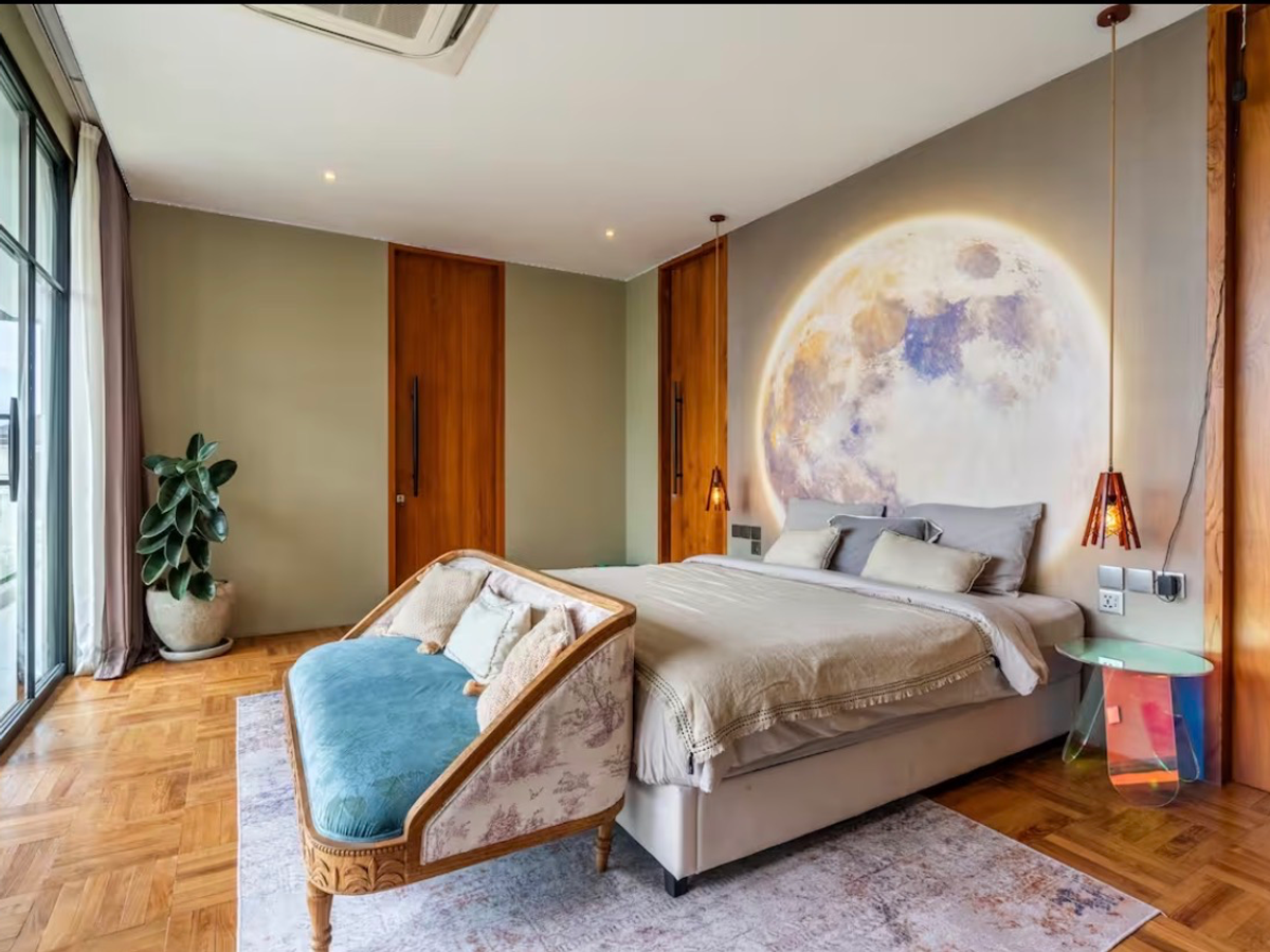 BRUTALIST TROPICAL VILLA – 5 BEDROOMS – UMALAS — 5-bedroom villa for sale in Umalas, Bali (photo 17)