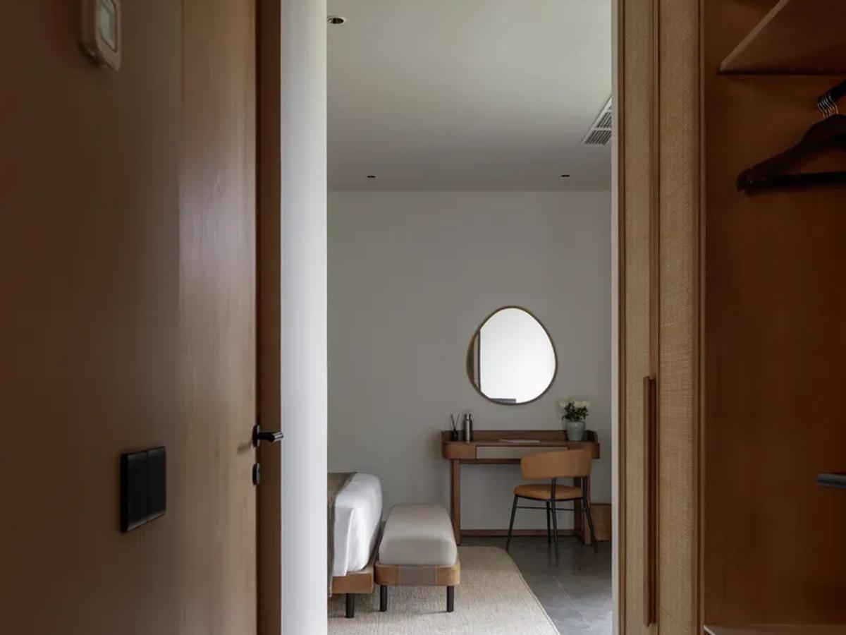 Contemporary Home - 14