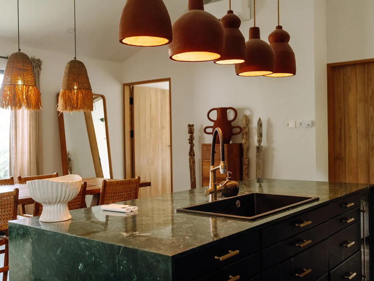 Familial Industrial Villa - 12