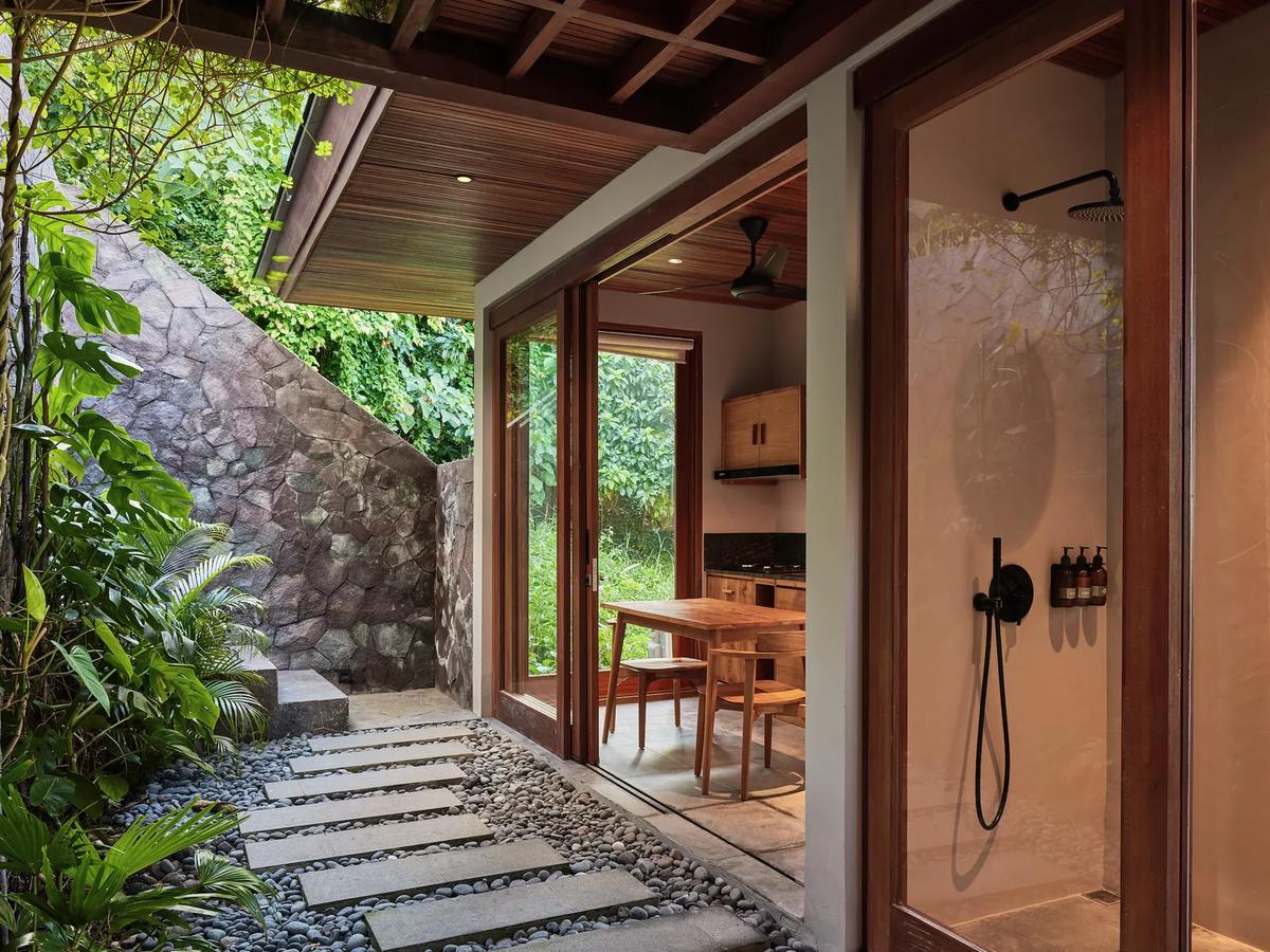 Architectural Villa By Alexis Dornier β Tampah Hills β Lombok - 14