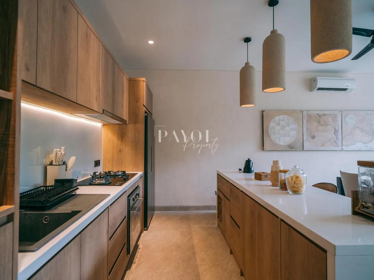 The Silence Of Straight Lines - 6