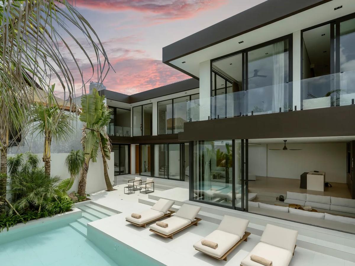 Bold Lines & Natural Textures Villa - 1