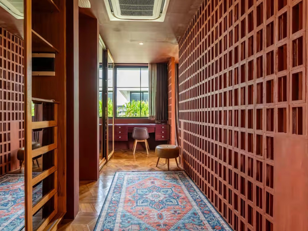 BRUTALIST TROPICAL VILLA – 5 BEDROOMS – UMALAS — 5-bedroom villa for sale in Umalas, Bali (photo 10)