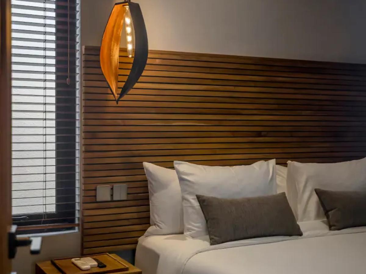 Contemporary Villa Retreat - 9