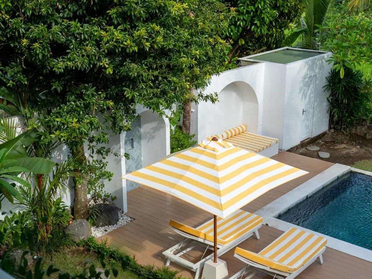 Contemporary Sactuary Framed By Nature - 6