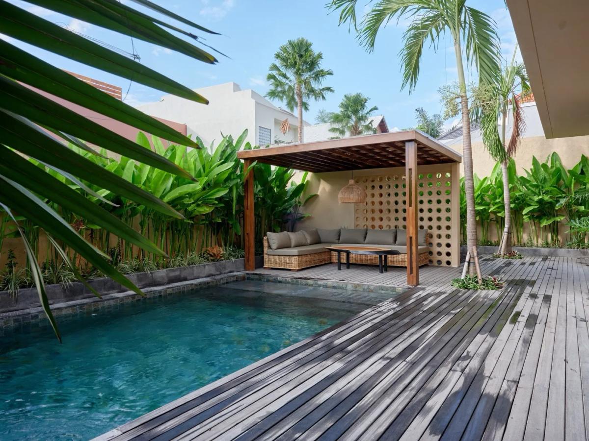 Elegant Urban Villa - 3