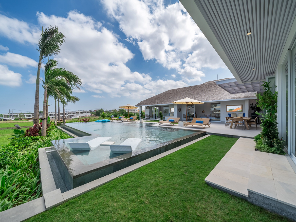 SIGNATURE MASTERPIECE - 4 BEDROOMS - CANGGU — 4-bedroom villa for sale in Canggu, Bali (photo 14)