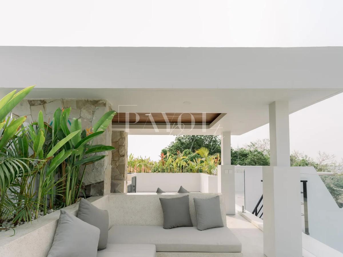 Elevated Living With Ocean View - 10