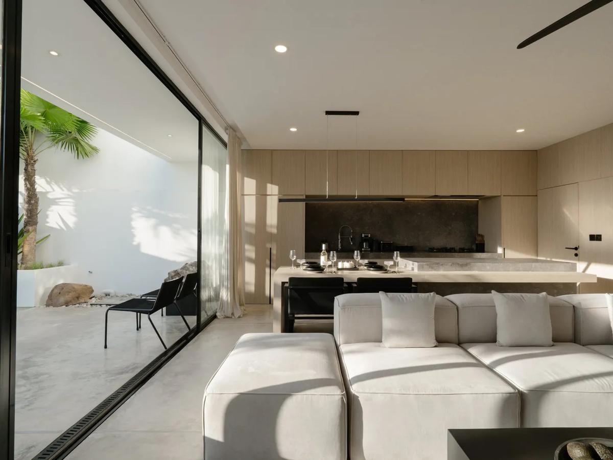 Bright Minimalist Villa - 4