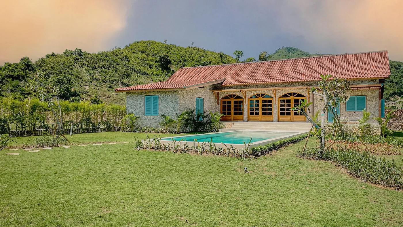 Charming Authentic Villa - Photo 1