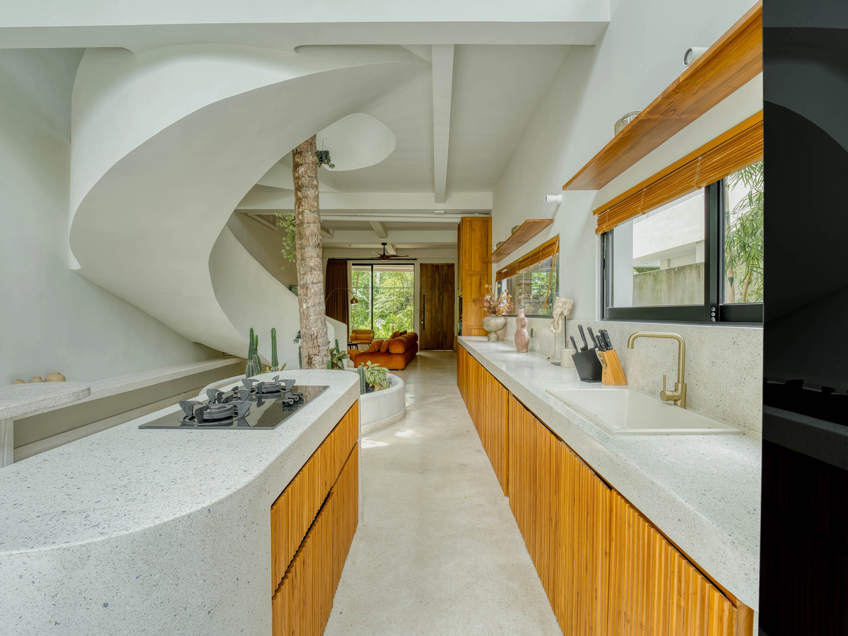 TROPICAL MINIMALIST VILLA  – 4 BEDROOMS - UBUD LODTUNDUH — 4-bedroom villa for sale in Ubud, Bali