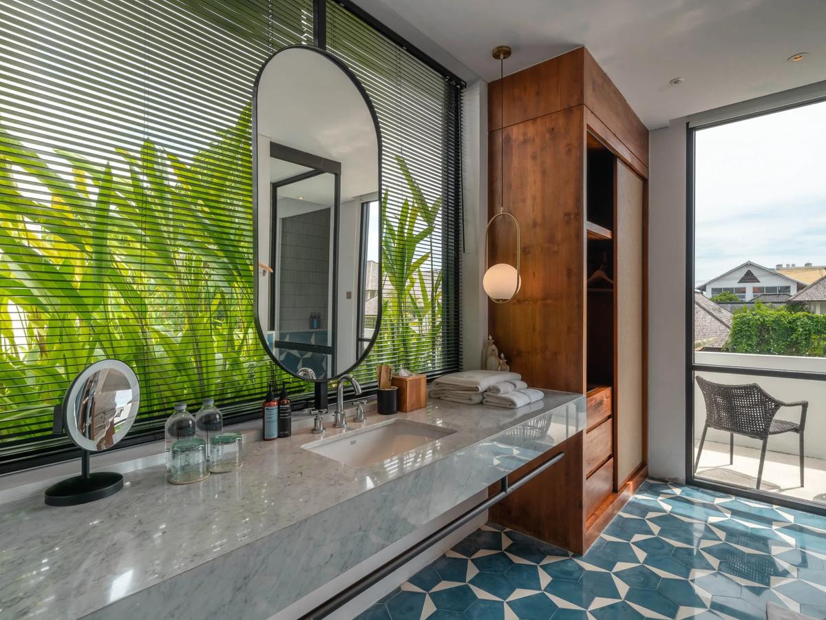 STUNNING ARCHITECTURAL RESIDENCE - 5 BEDROOM - BERAWA - CANGGU - Photo 17