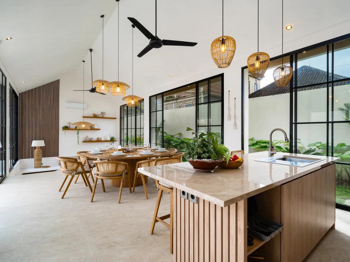 Contemporary Poolside Villa Retreat - 7