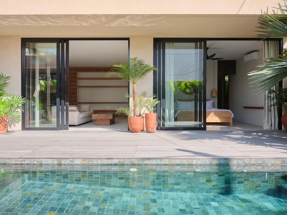 Elegant Urban Villa - 6