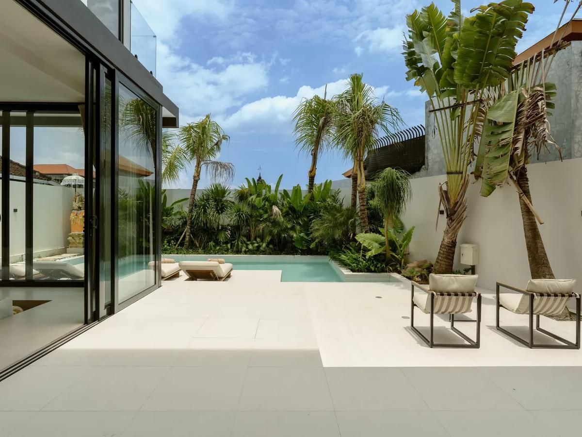 Bold Lines & Natural Textures Villa - 2