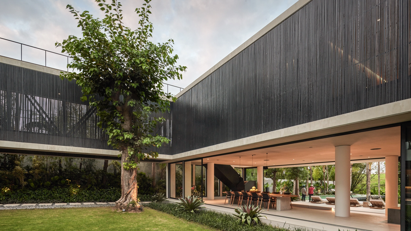 MODERN MASTERPIECE VILLA 6 BEDROOMS PERERENAN — 6-bedroom villa for sale in Pererenan, Bali