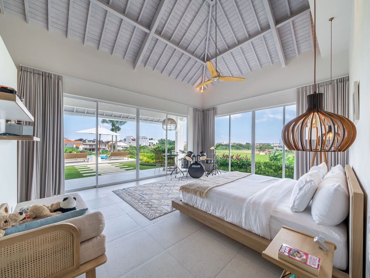 SIGNATURE MASTERPIECE - 4 BEDROOMS - CANGGU — 4-bedroom villa for sale in Canggu, Bali (photo 30)