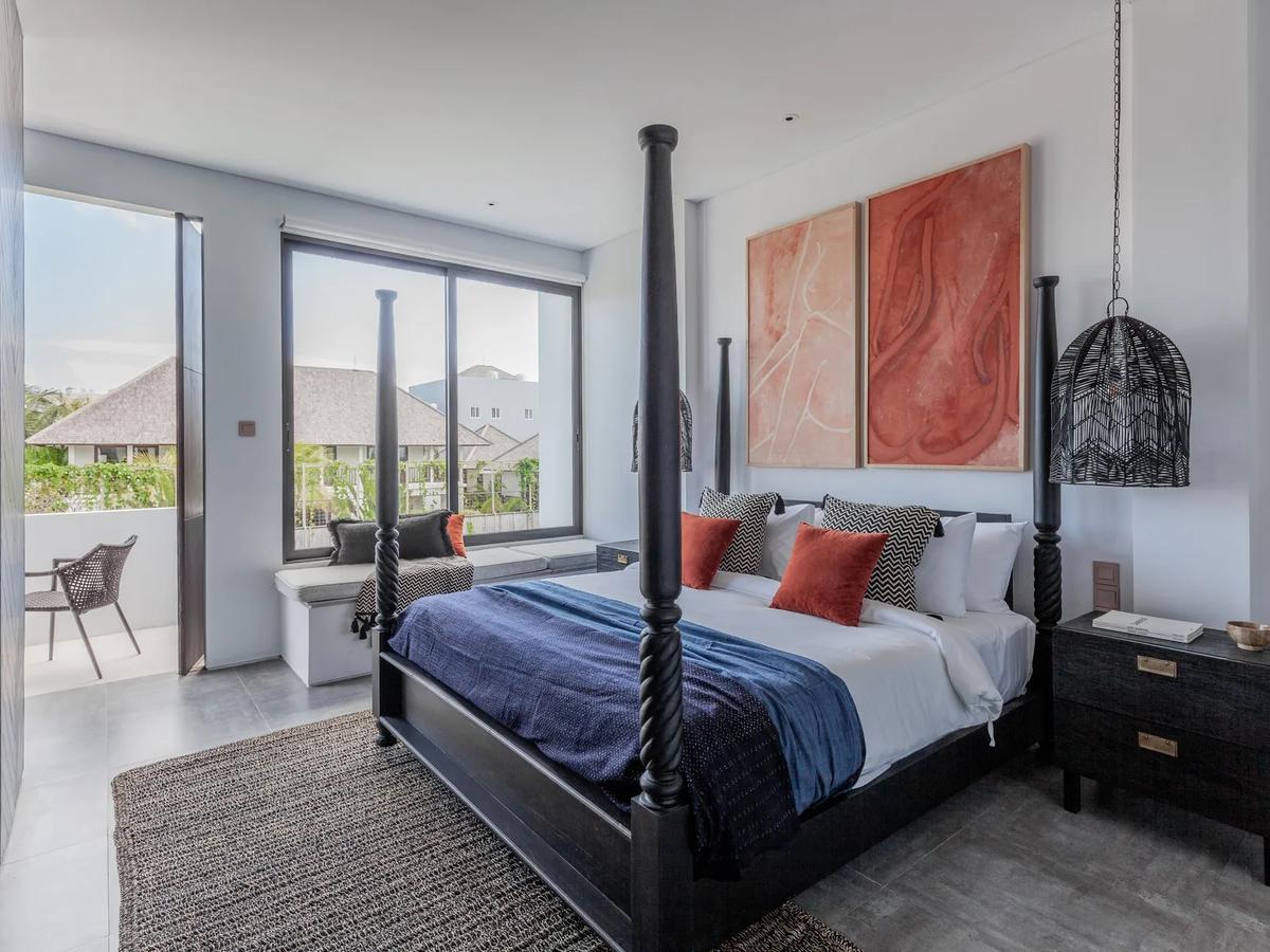 STUNNING ARCHITECTURAL RESIDENCE - 5 BEDROOM - BERAWA - CANGGU - Photo 16