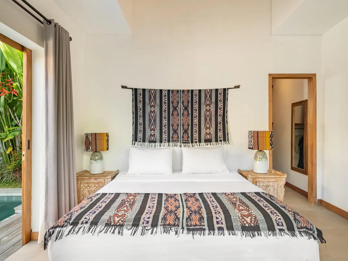 Contemporary Family Villa - 10