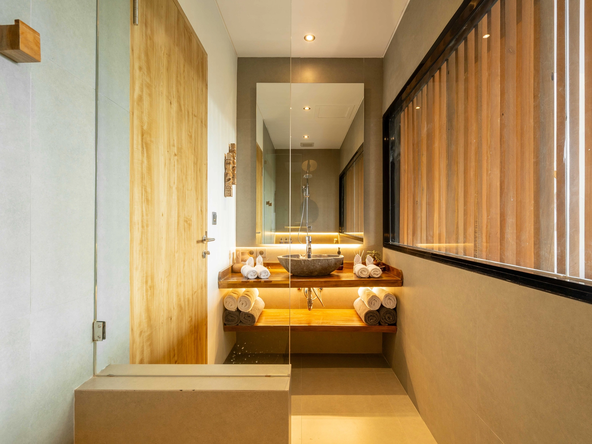TROPICAL DESIGN LOFT IN THE HEART OF UBUD — 3-bedroom villa for sale in Ubud, Bali (photo 13)