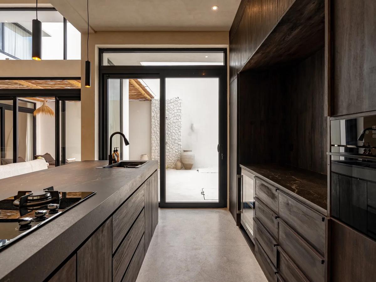 Art Inspired Modern Villa - 9