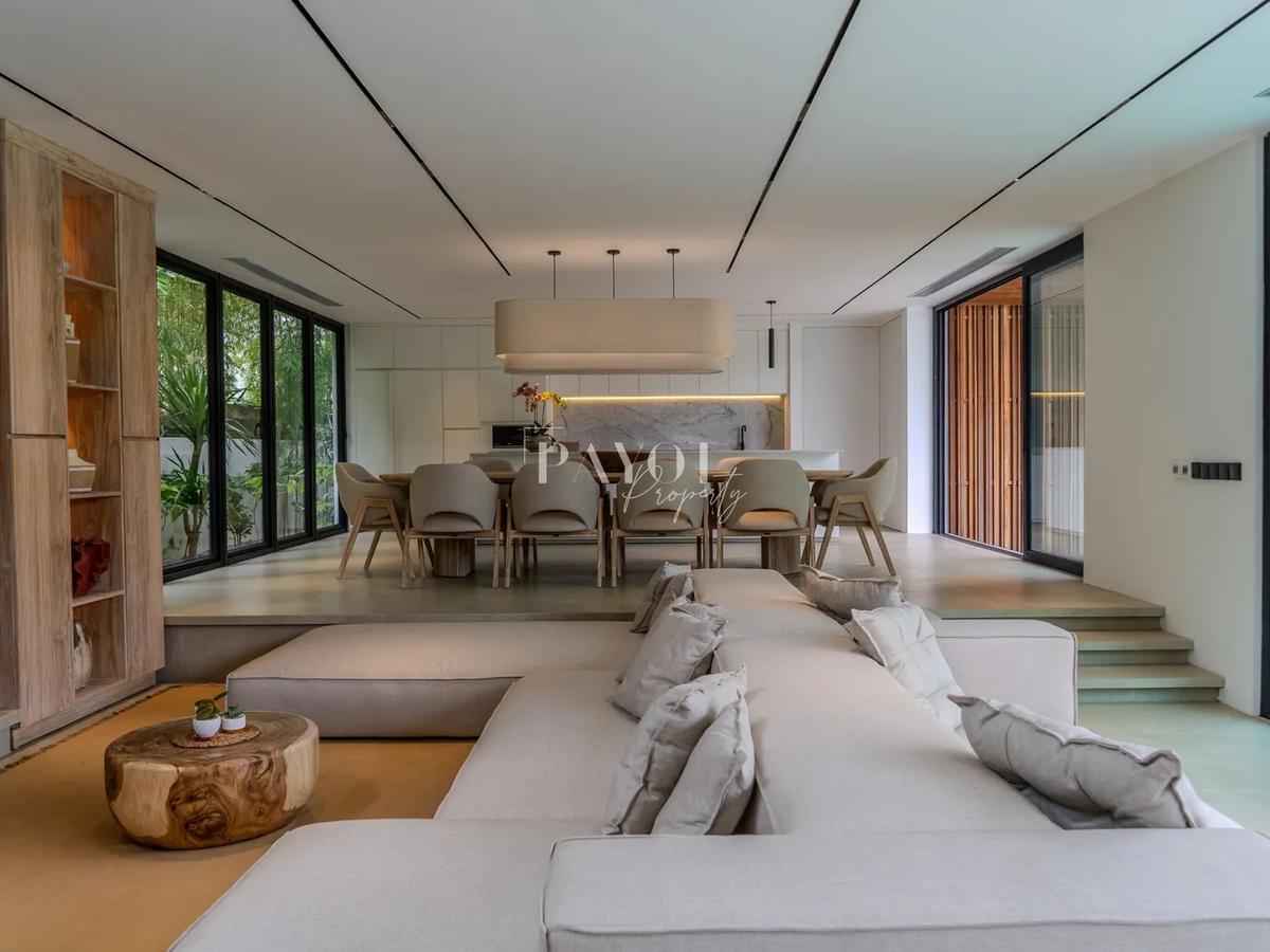 Striking Contemporary Hideaway - 6