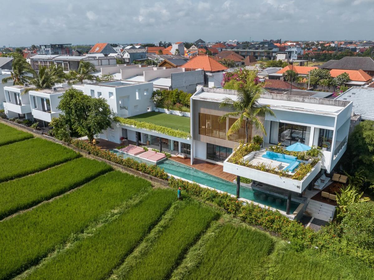 STUNNING ARCHITECTURAL RESIDENCE - 5 BEDROOM - BERAWA - CANGGU - Photo 4