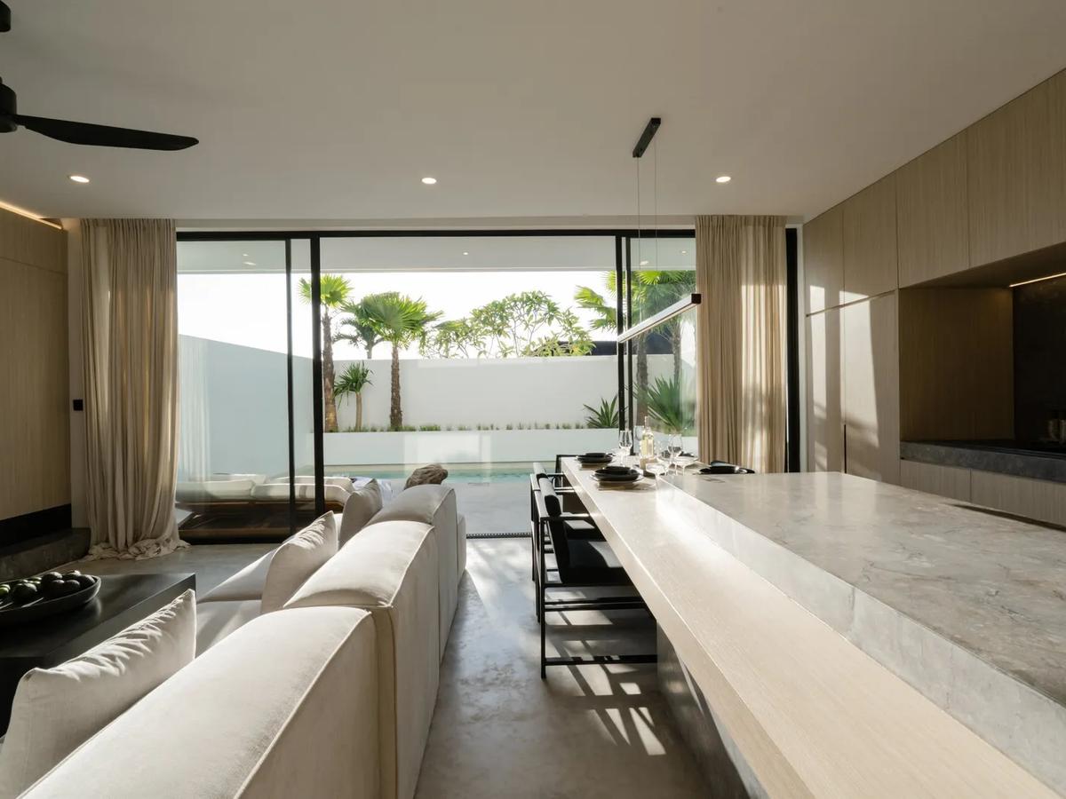 Bright Minimalist Villa - 5
