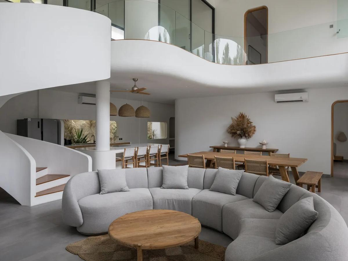 Curved Architectural Villa - 1