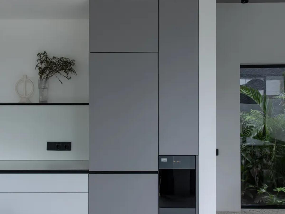 Monochrome Geometry Villa - 9