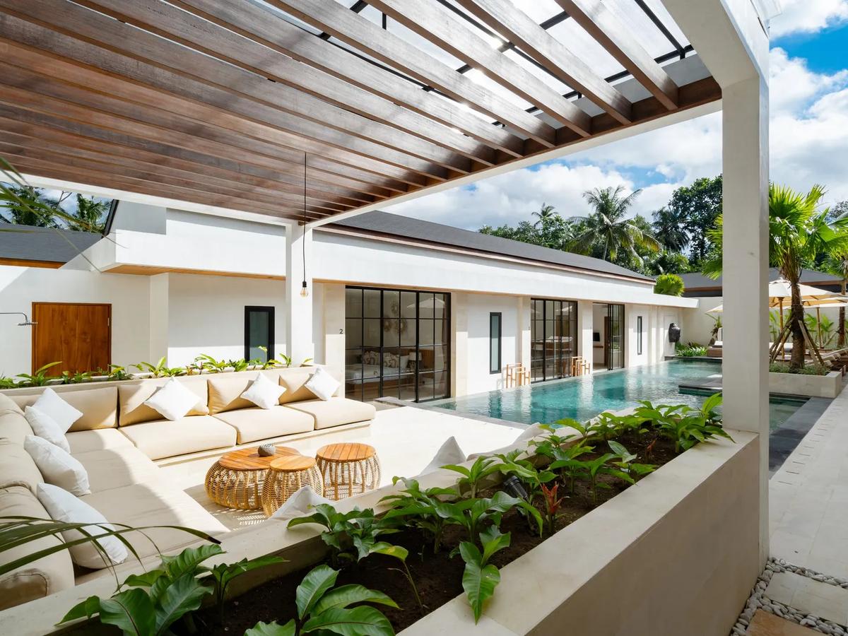 Contemporary Poolside Villa Retreat - 1