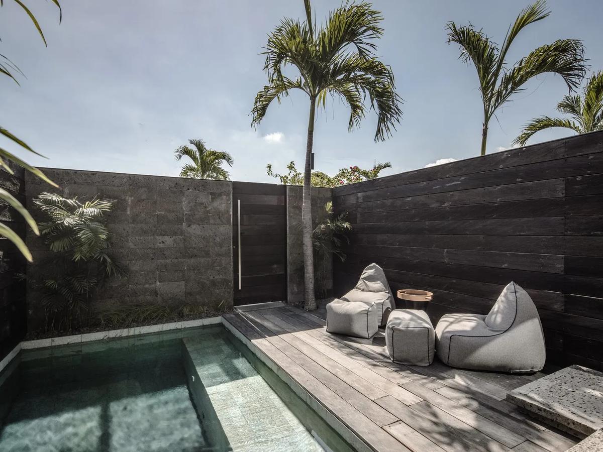 Urban Tropical Villa Loft - 2