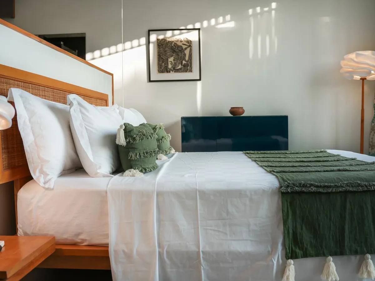 Stunning Architectural Villa With Garden - 12